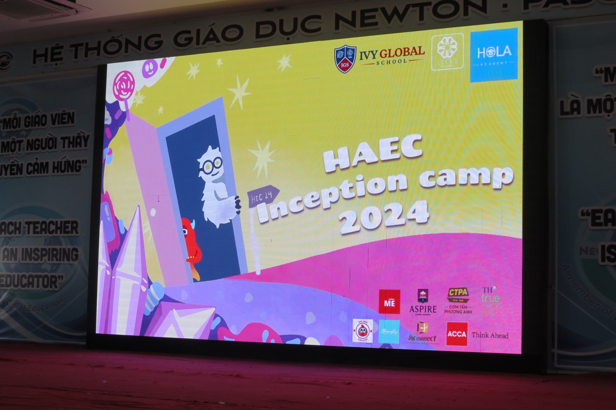 Program agenda — speaker coordination and timeline control